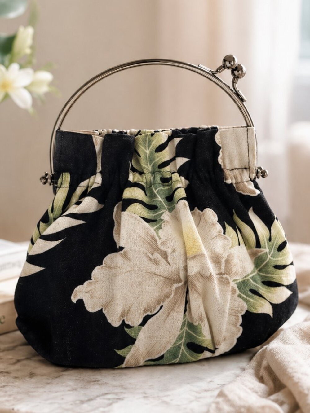 Vintage aBBa Hawaii Hibiscus Floral Clutch Kiss Lock Black Bag